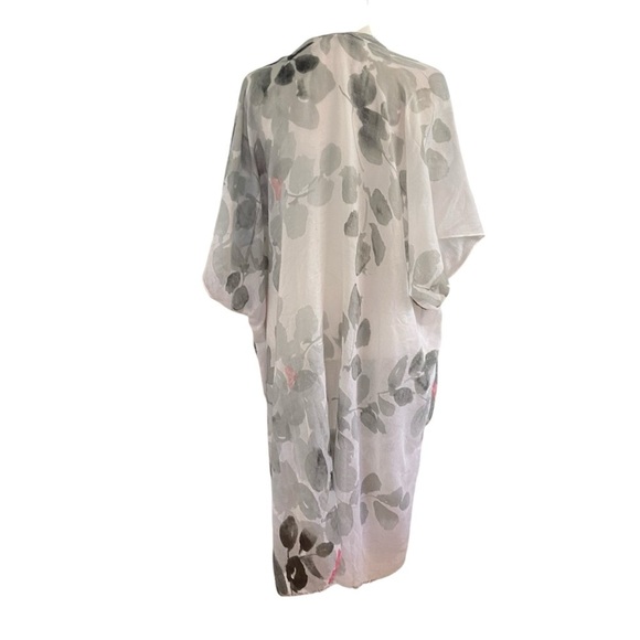 Floral Kimono Wrap One Size White with Grey Pink Floral Design Lightweight Flowy - Picture 4 of 5
